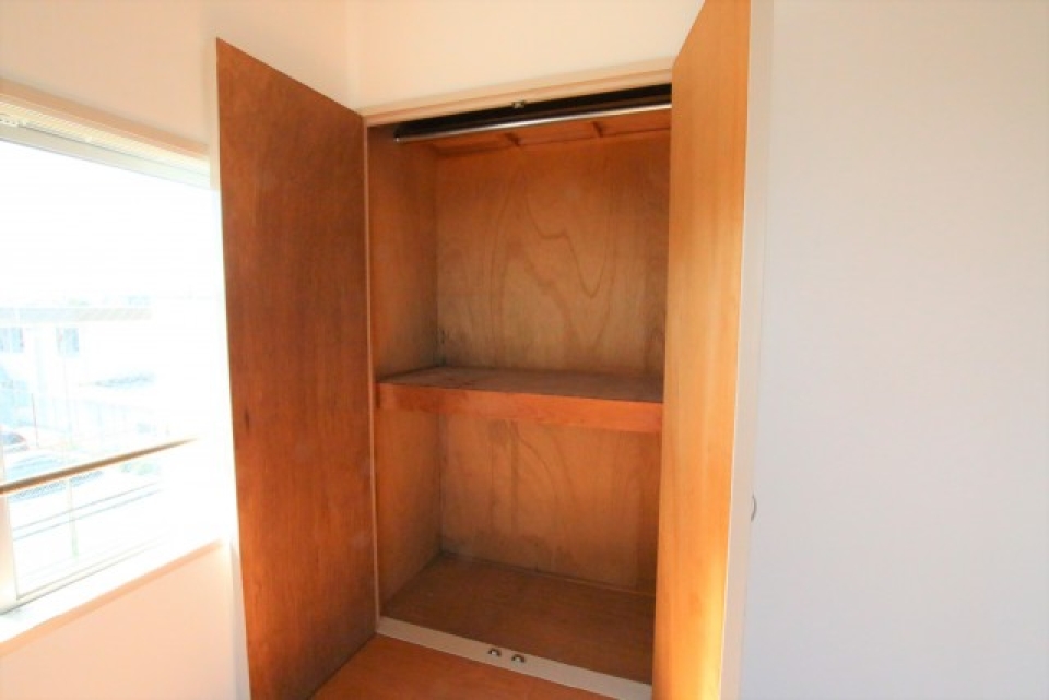 大きな収納付きです
