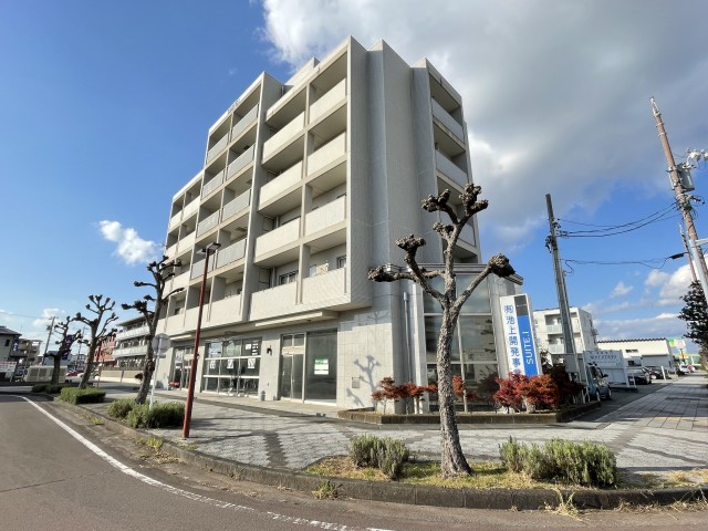 5階建賃貸マンションの1階です。