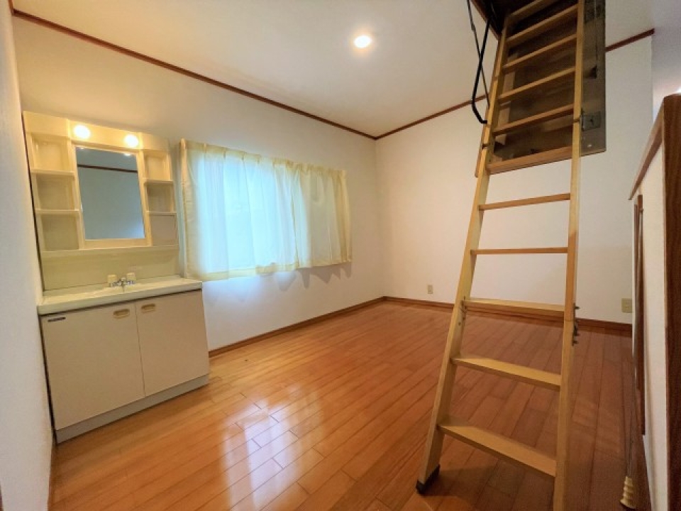 2階ホール。洗面所付いています。