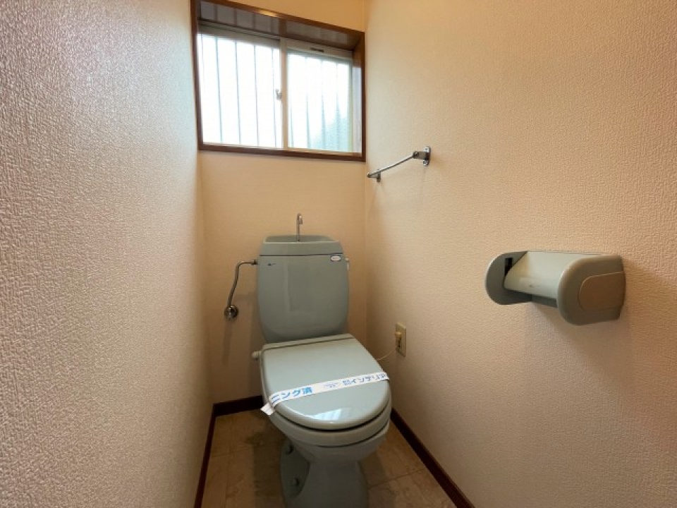 シンプルなトイレ。