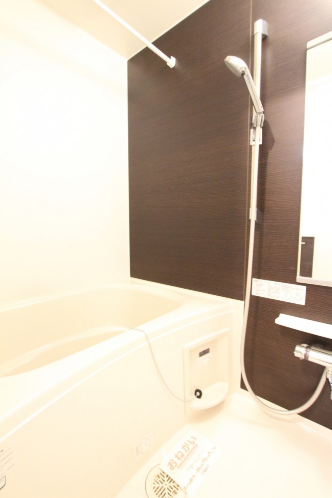 水回りにはダークブラウンでデザインされていて、より高級感を演出してくれます。