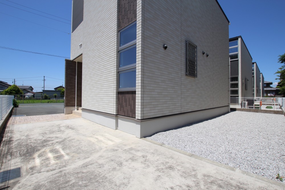 柵内はすべて専有面積、庭も有効活用しよう。