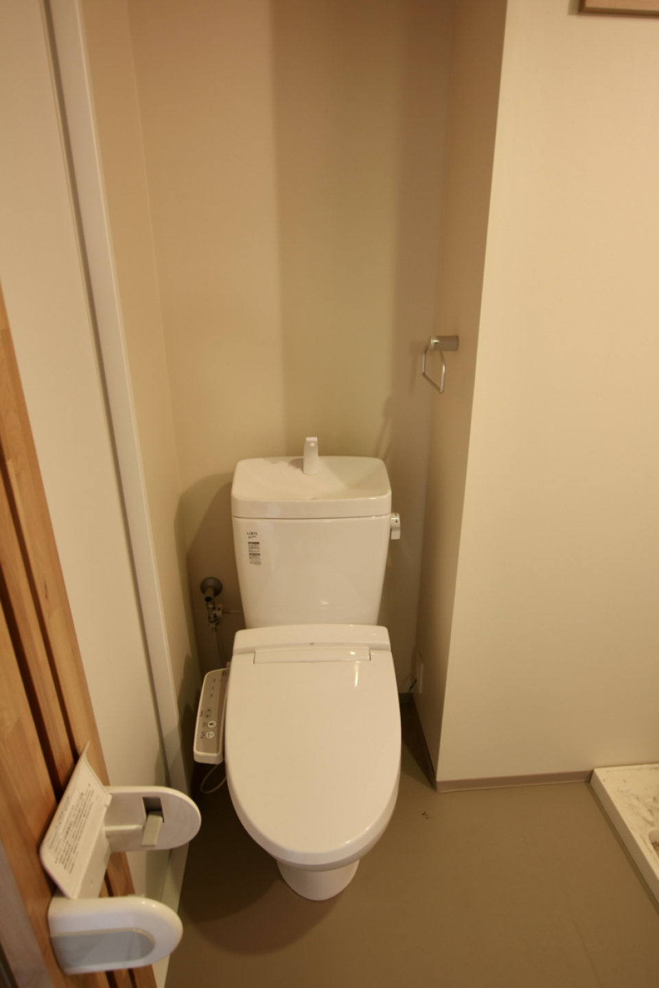 トイレは脱衣所の中にあります