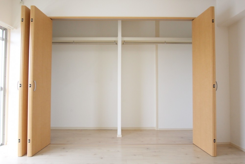 クローゼット収納は高さもあるので使い勝手GOODです。