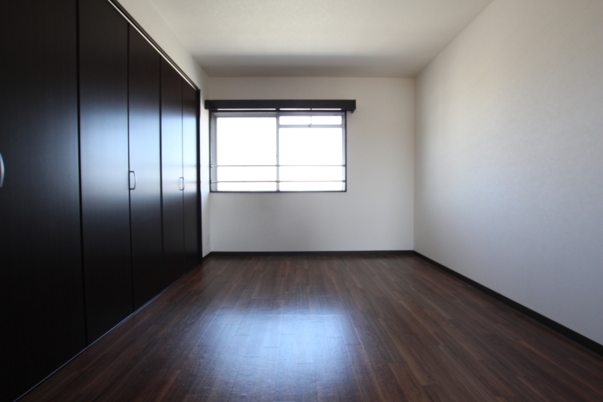 LDKから続く6帖の洋室