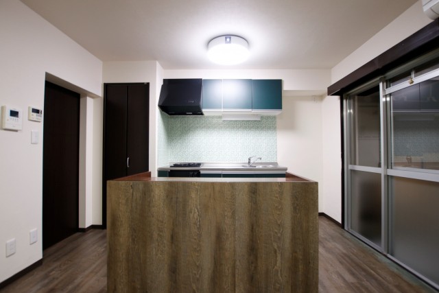 シーリングライトと一体型になったスマートプロジェクターです