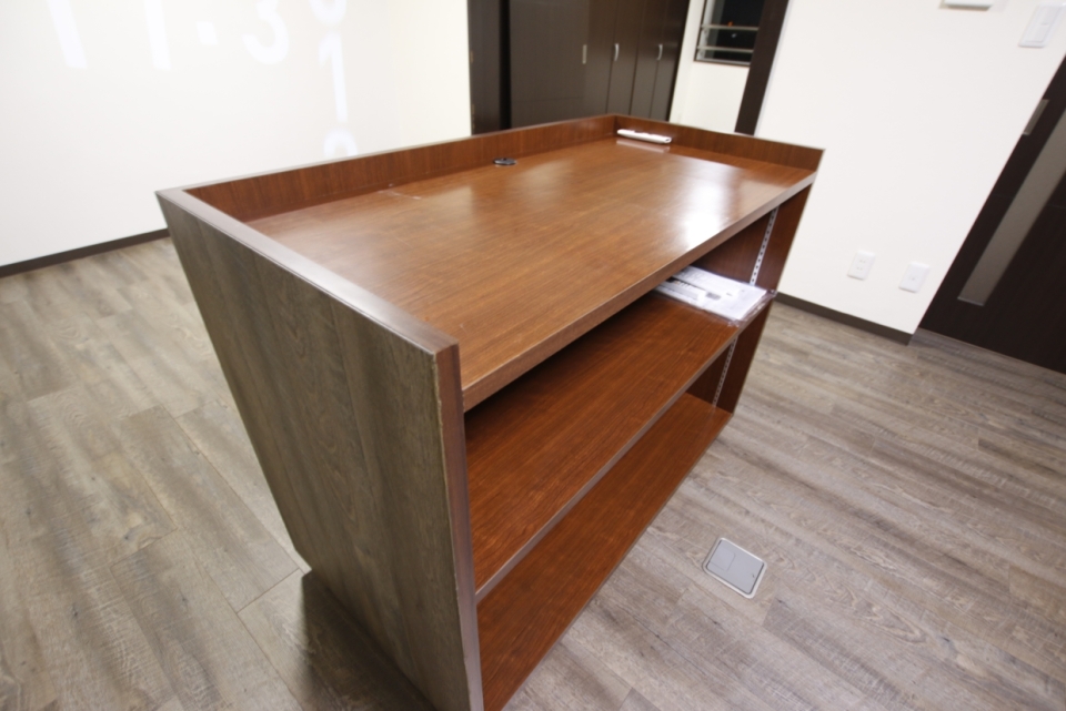 可動式のカウンターも活用してお料理を楽しんでください