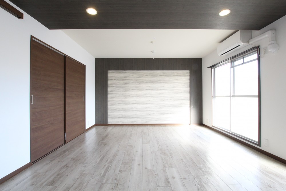 ブラック&times;ホワイト&times;ブラウン。スタイリッシュなLDK。