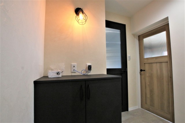 玄関の様子です。建具のこだわりを一目で感じました。