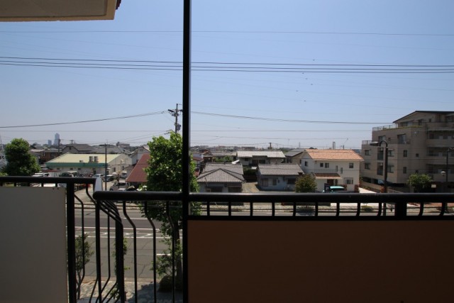 最上階、広くて青い空が気持ちいいですね