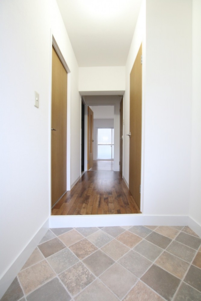 玄関にはシューズBOXがないので要買い足しです。