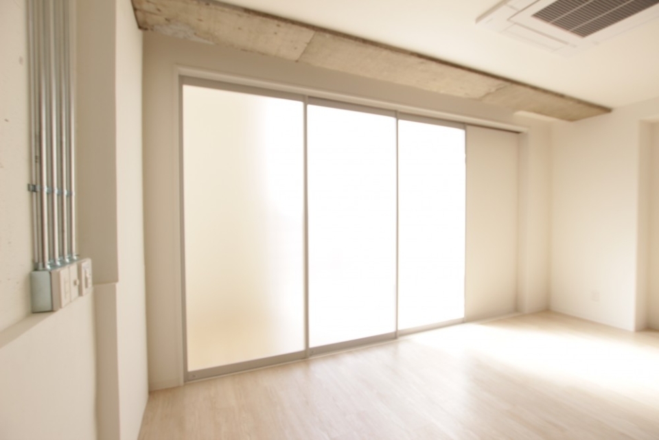 この窓、少し変わってる・・・と思いきや！