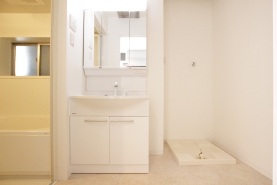 清潔感溢れる洗面所。