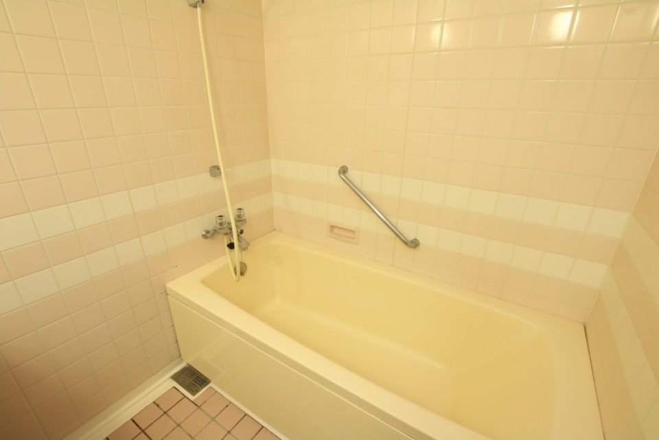 浴槽も広め。