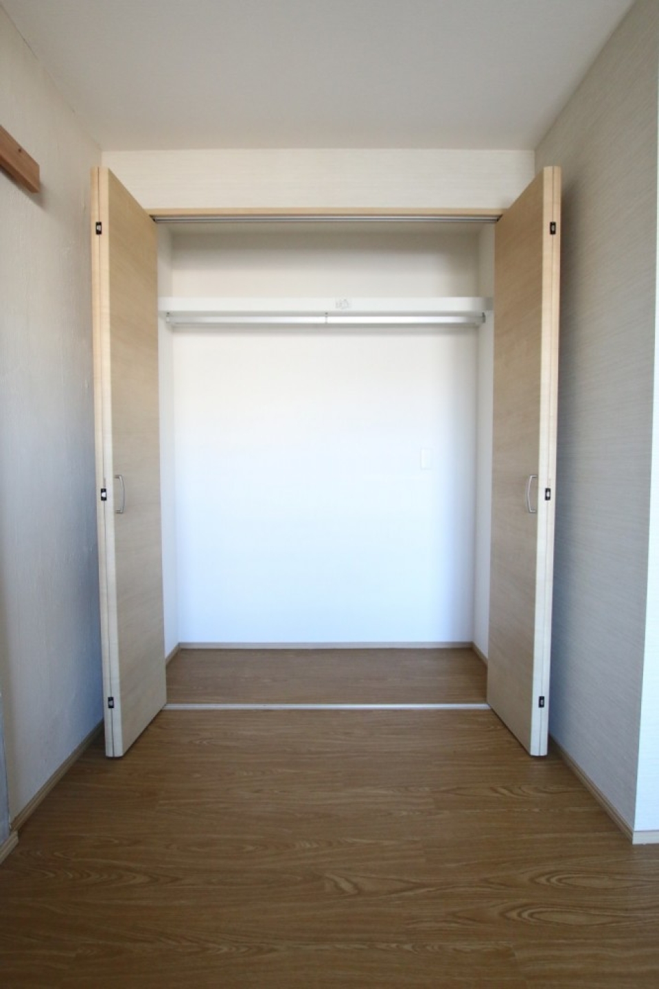 7帖の洋室にはクローゼットがある。