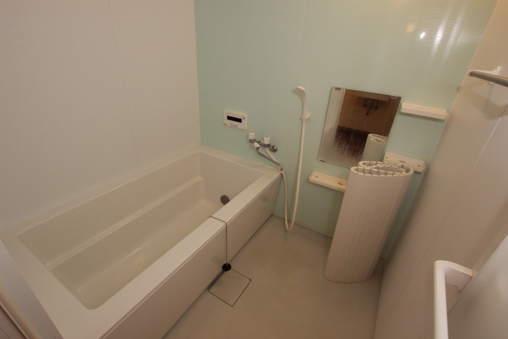 お風呂は1坪。大きい。