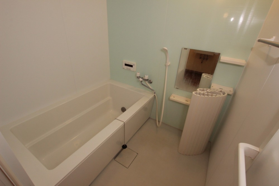 お風呂は1坪。大きい。