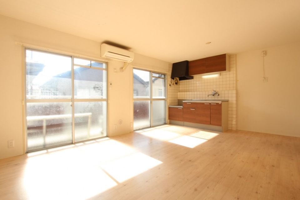 12帖あるLDKはとても明るい、ワンコも大喜び。