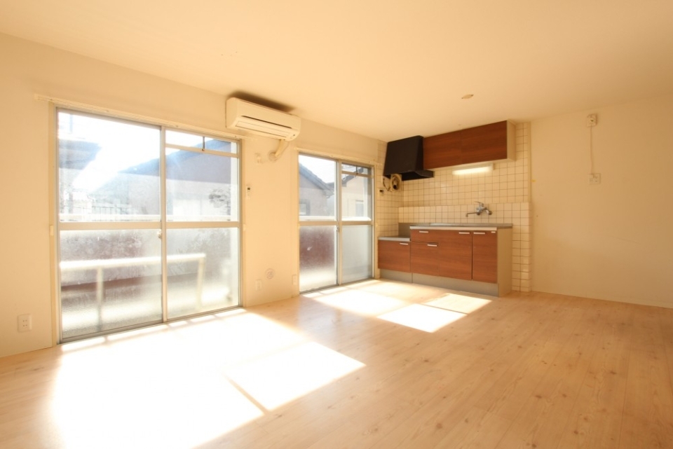 12帖あるLDKはとても明るい、ワンコも大喜び。