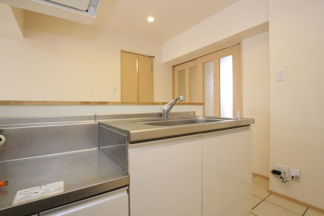 キッチンも土間―！