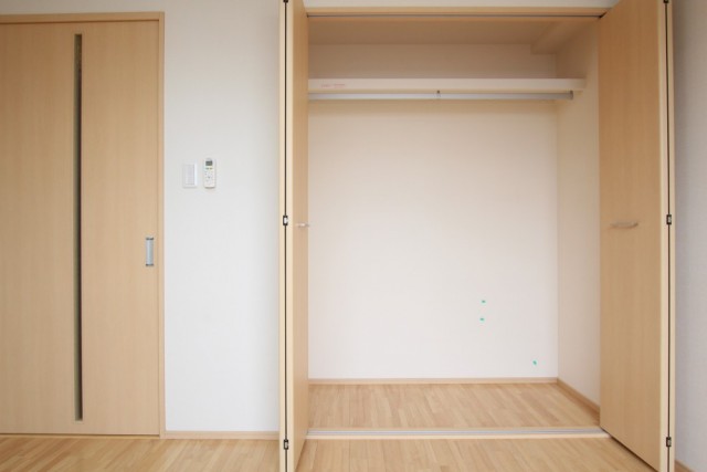 フルオープンで出し入れしやすいクローゼット。