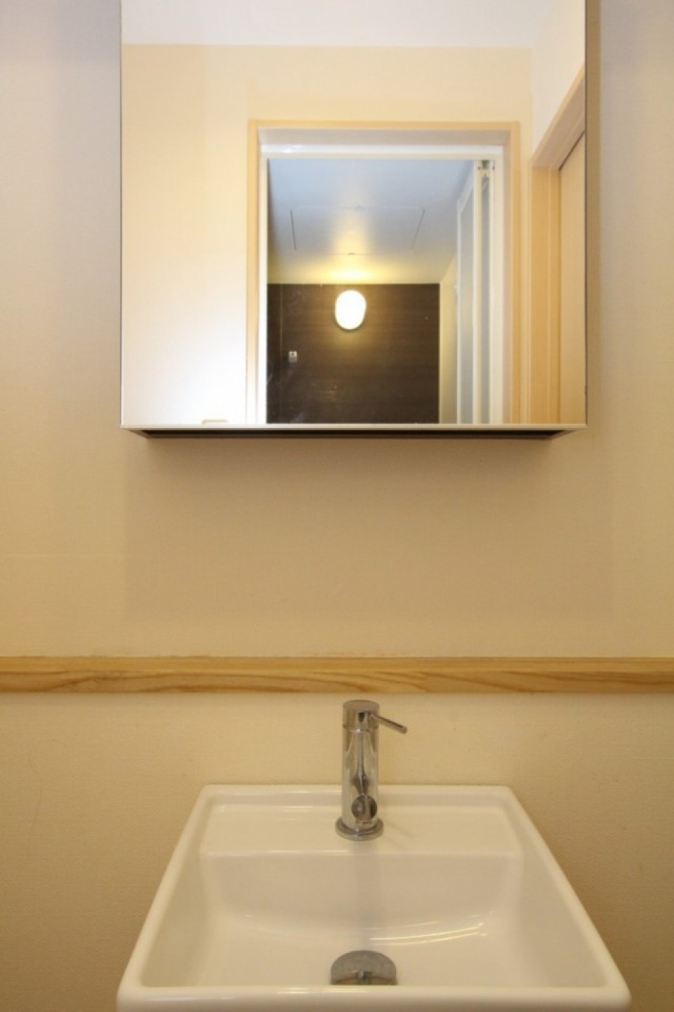 ホテル仕様のナチュラルな雰囲気。