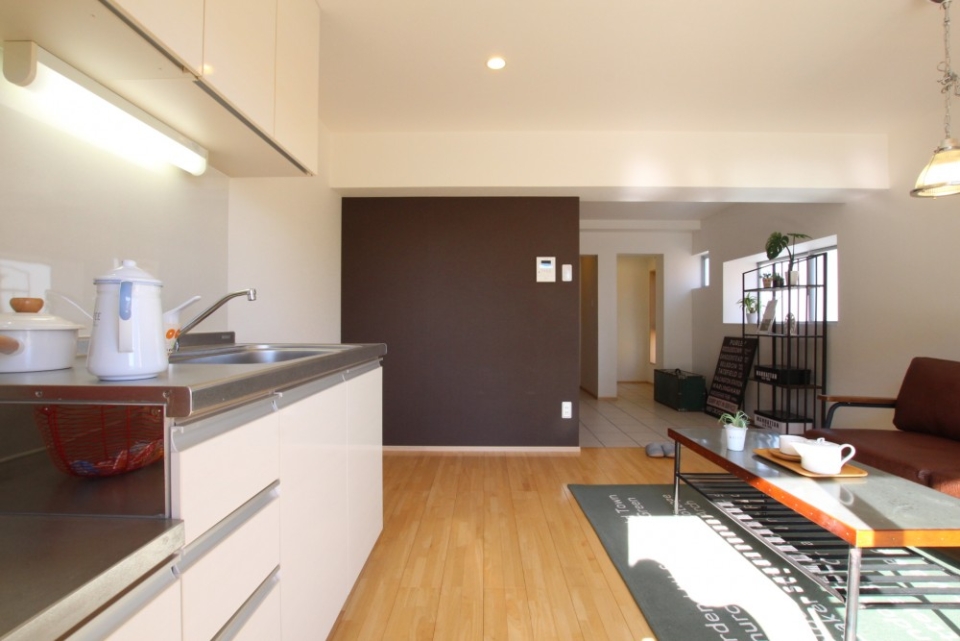 キッチンも部屋の雰囲気にあっていいます。