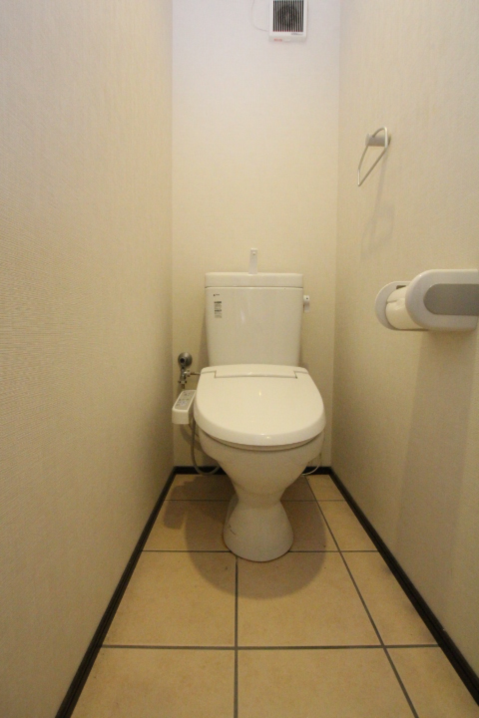 おトイレは土間空間に存在。