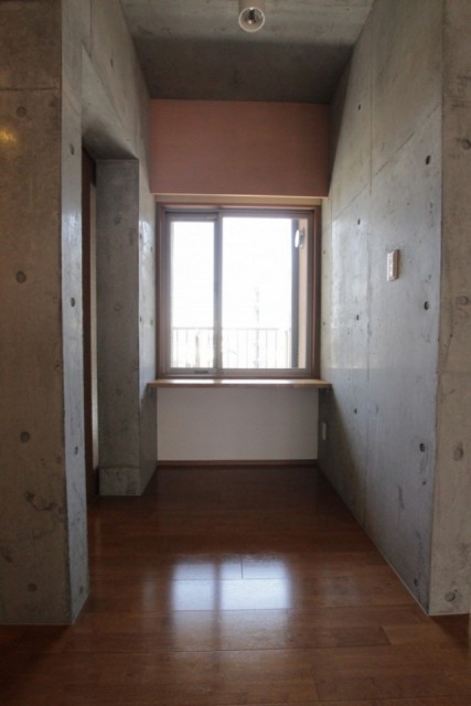 LDKの入口。このスペース何に使うかな。