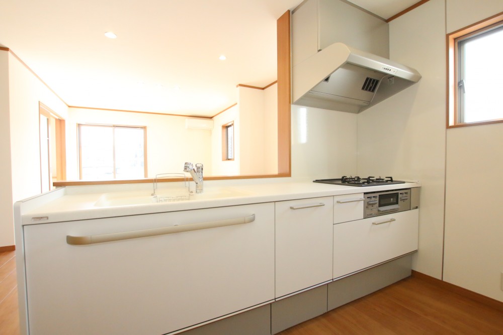 幅280㎝の人口大理石のシームレスシンク。お手入れがしやすい。