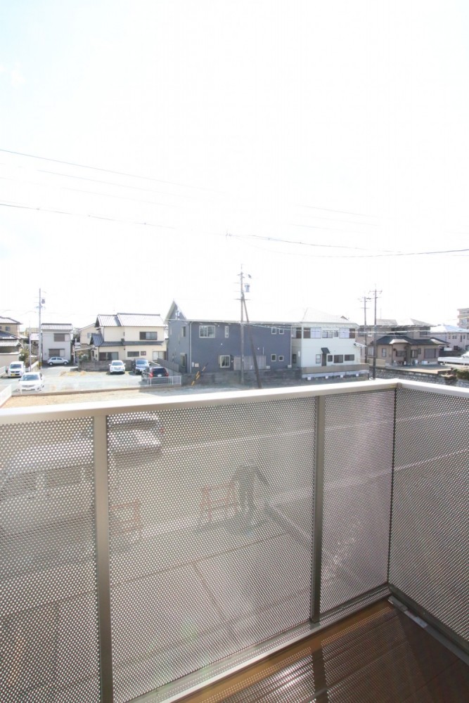 1畳ほどのバルコニー。狭いですが明るいです！