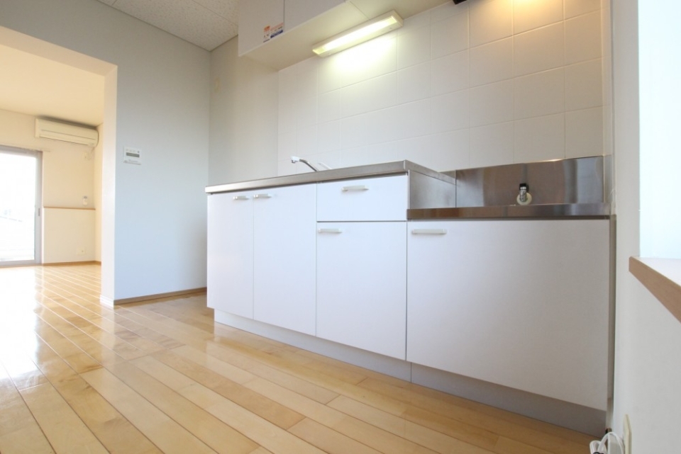 キッチンは流行りの洞窟式！？