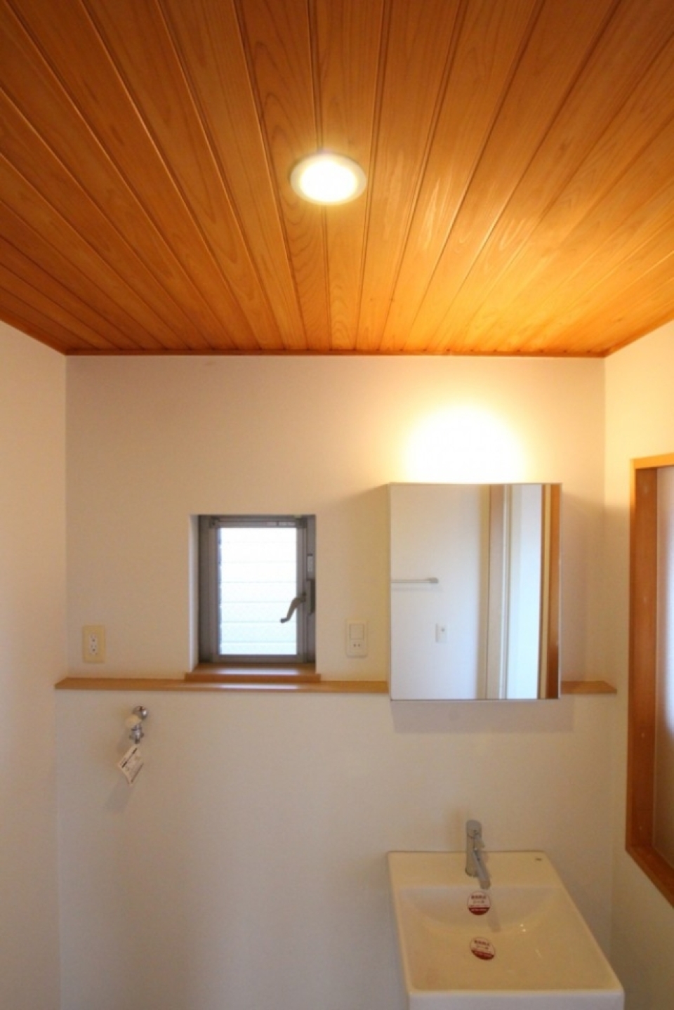 デザイン重視でチョイスされた洗面台。