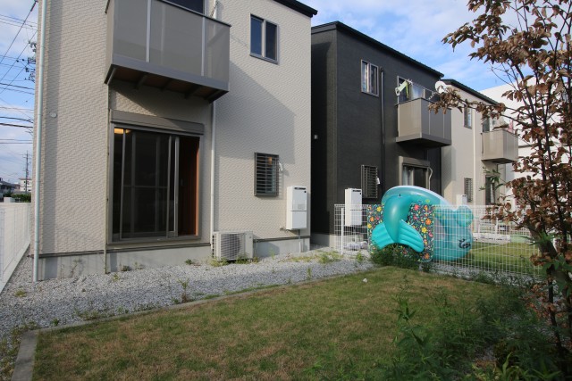 芝生付きの専用庭