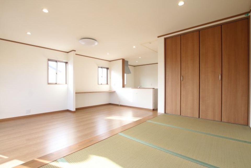 畳スペース完備です。ホッとできます。