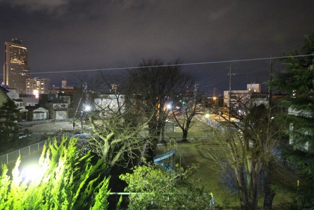 物件北側に公園が..、浜松駅までもほど近い。