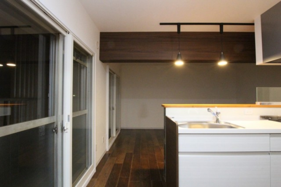 各窓は2重サッシになっている。