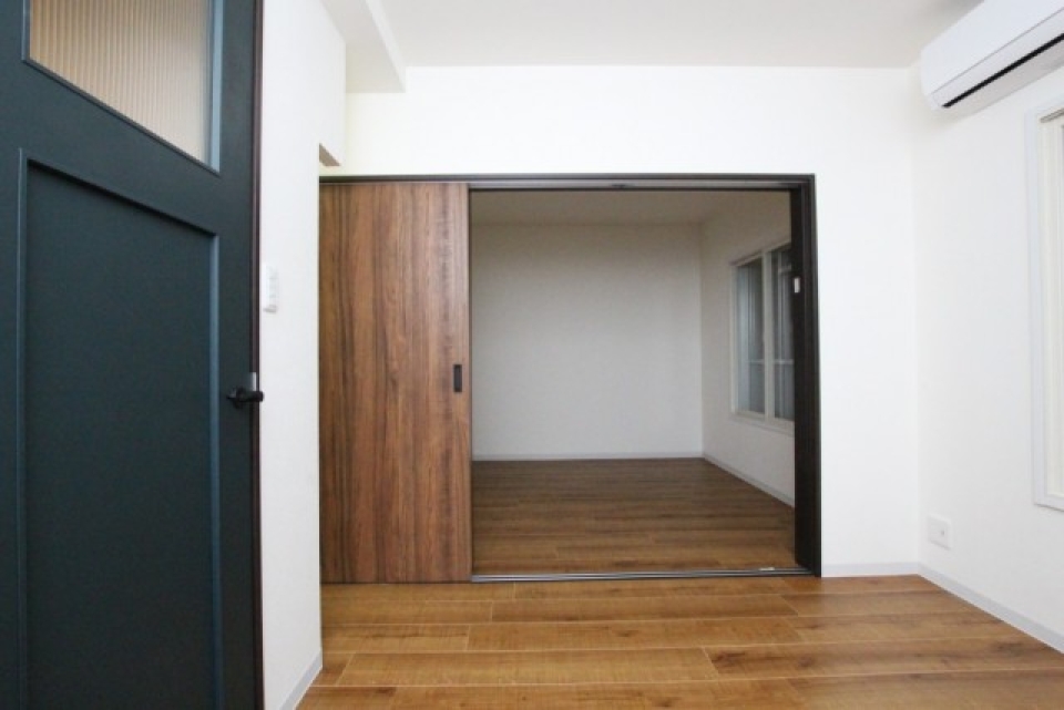 洋室2間続き間となっている。