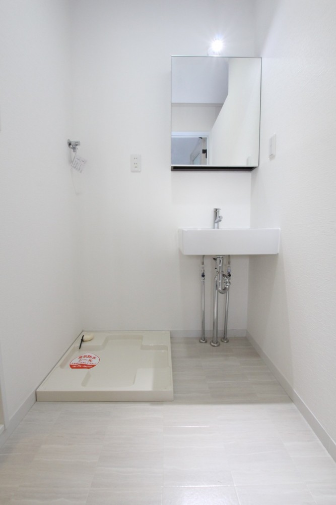 洗面室は、さっぱりした感じですね！シンプル！