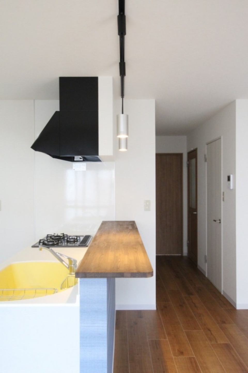 カフェスタイルには必須のカウンター付き。