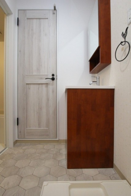 タオル掛けのアイアンいいよね！！