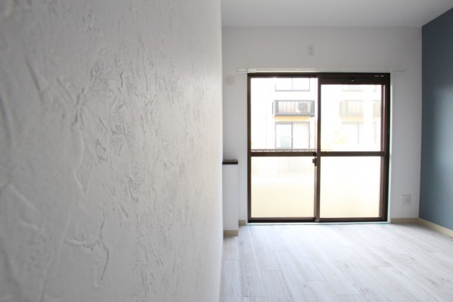 こちら寝室ルーム、エアコンの設置可能です。