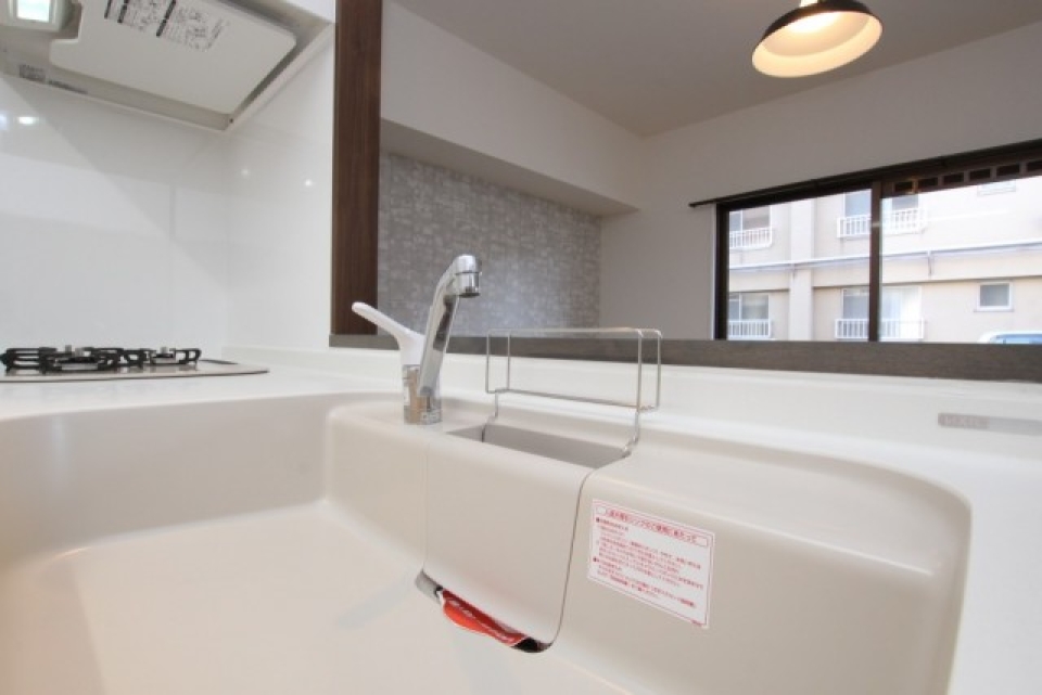 キッチンのシンクは広め。