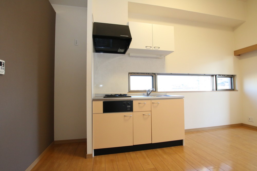 キッチンはシンプルですが魚焼きグリル付きはうれしい！