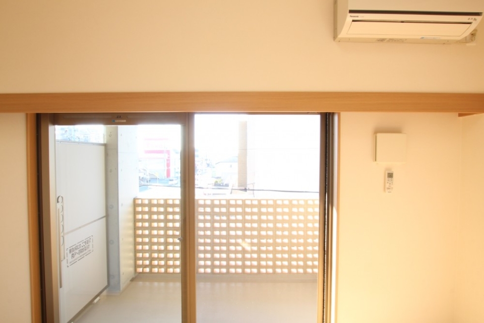 カーテンレールBOXで高級感アップ。