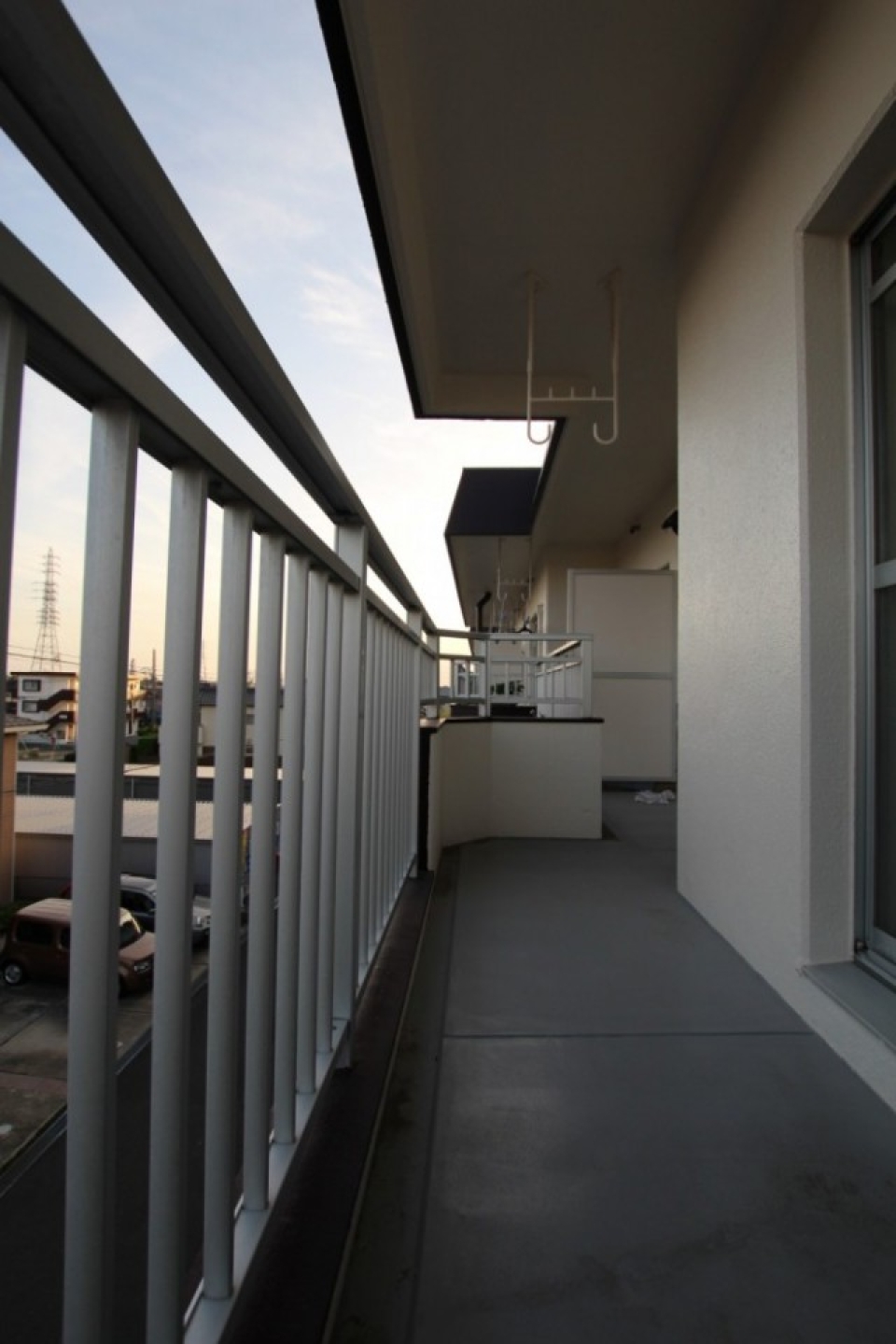 LDKに沿うように長いバルコニー