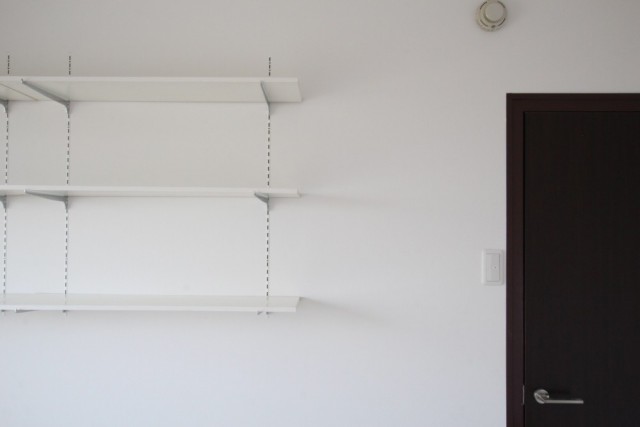 見せる収納です。あなたは何を置く？