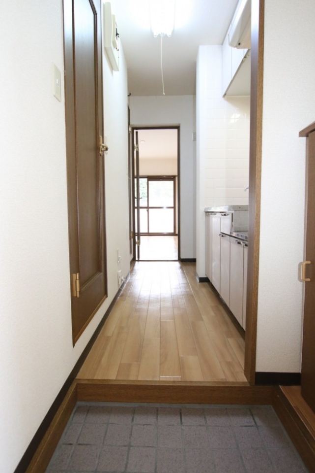 バス・トイレ別で洗濯機置き場が玄関横ではないだけでもこの賃料はお得。