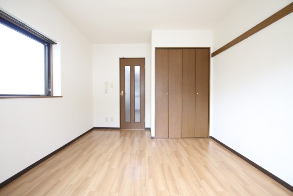 8帖の洋室にクローゼット１つ。