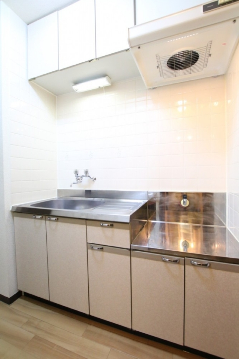 キッチンにガスコンロはないので買い足しです。